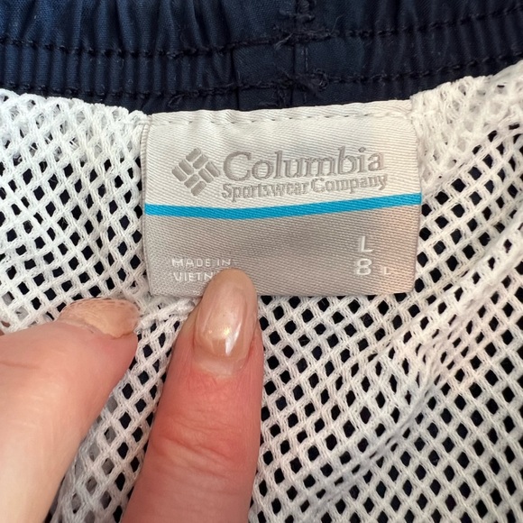 Columbia Omni shade Navy Blue Casual Shorts, size lg. See pics for measurements. - Picture 8 of 11